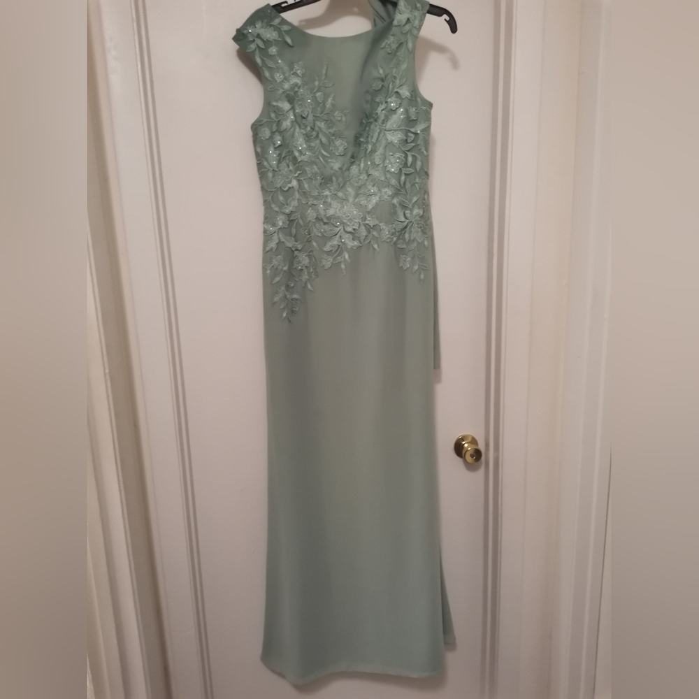 Oleg Cassini Dress With Scarf, Size:8 - Picture 4 of 5